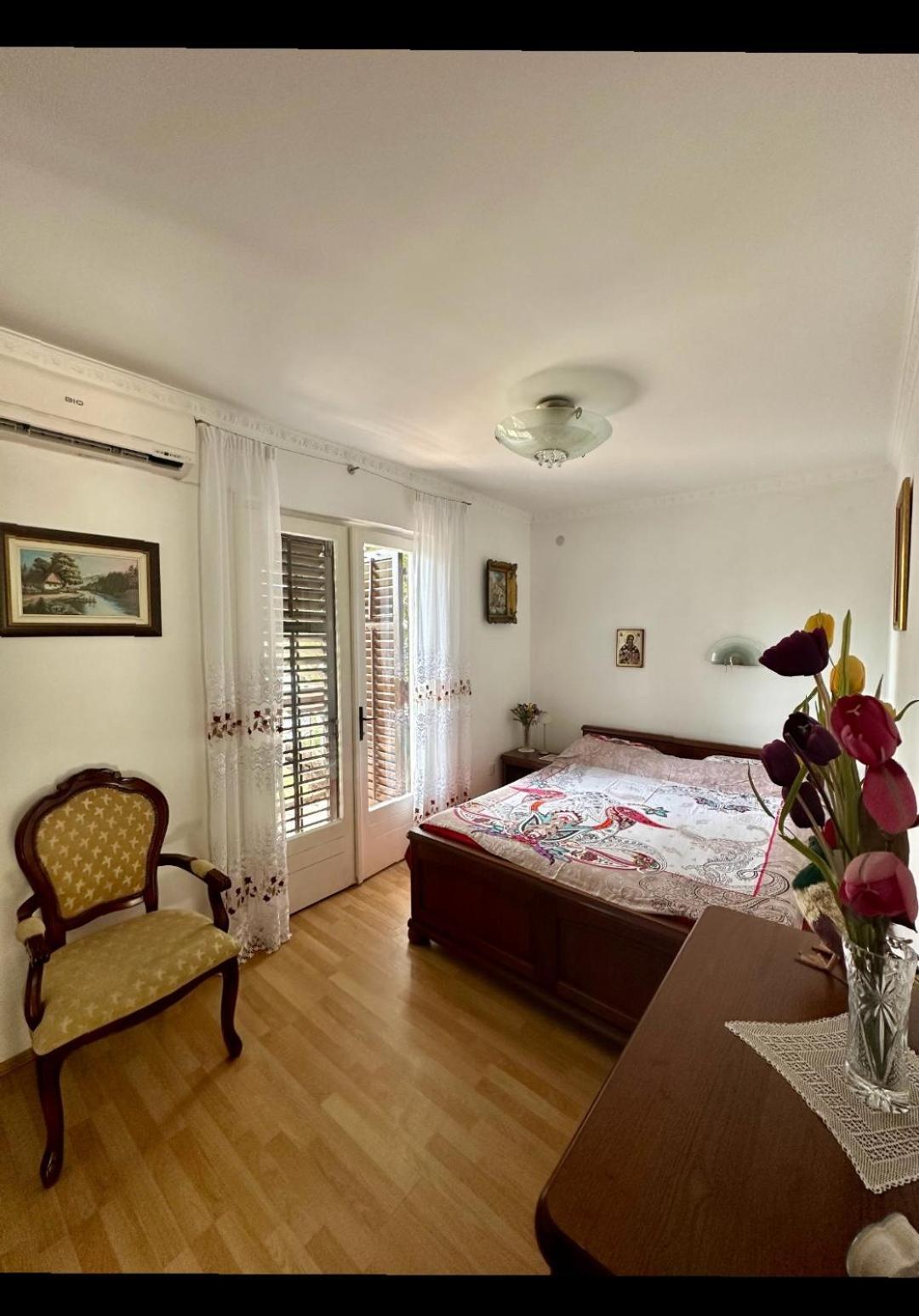 Apartment Botanicheskiy Sad Sutomore Eksteriør billede