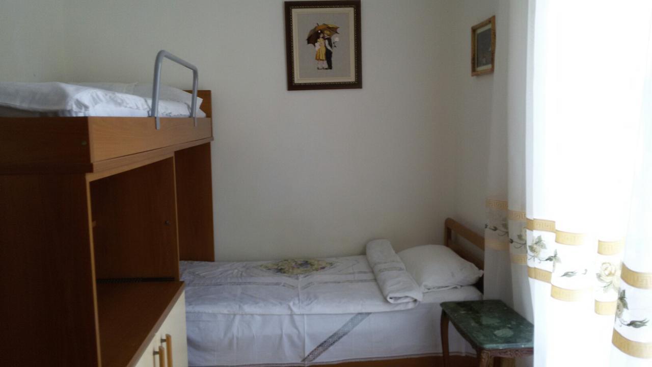 Apartment Botanicheskiy Sad Sutomore Eksteriør billede