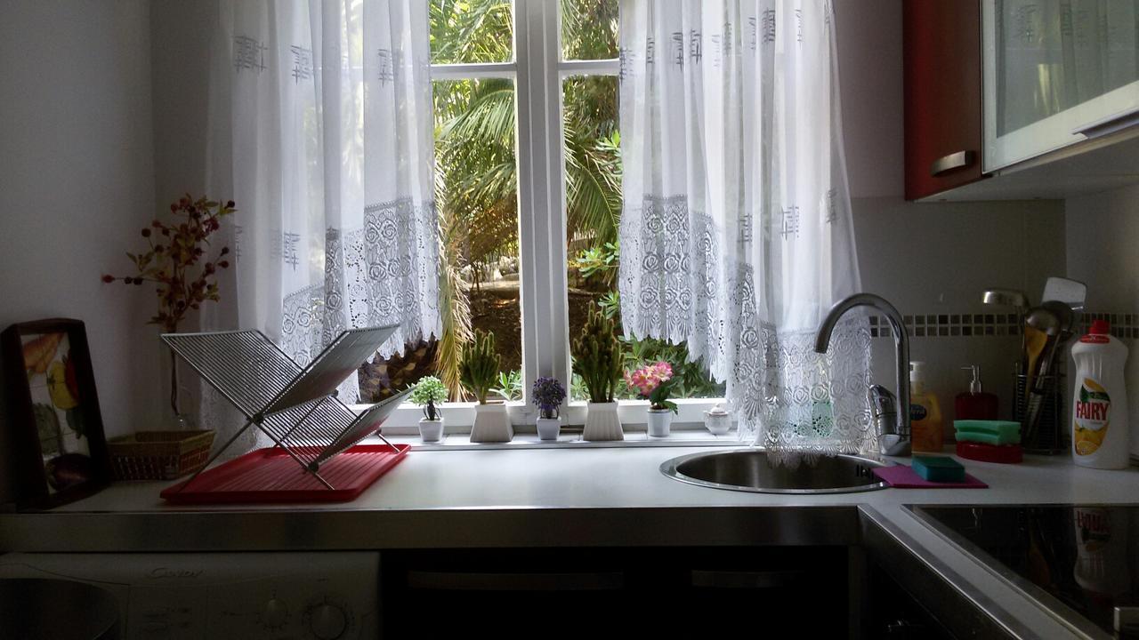 Apartment Botanicheskiy Sad Sutomore Eksteriør billede